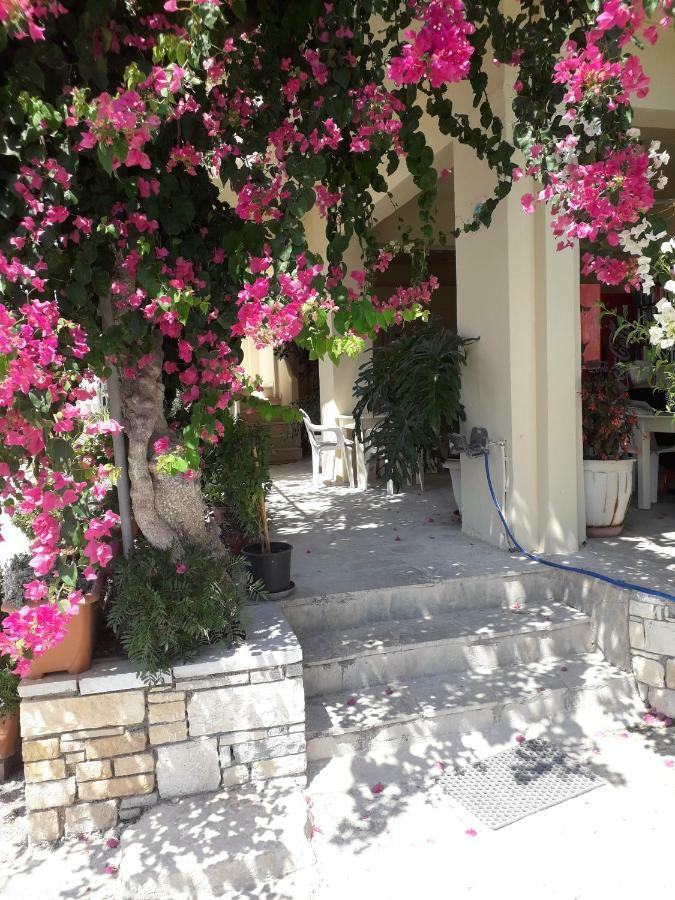 Knossos Hotel คาลามากิ ภายนอก รูปภาพ