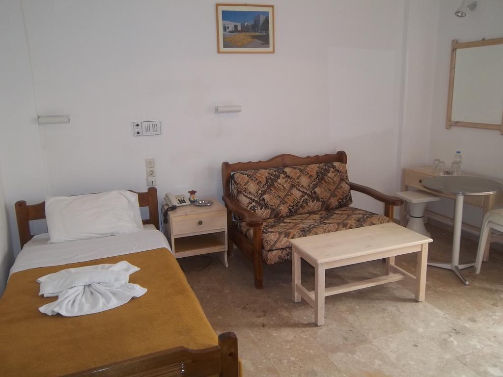 Knossos Hotel คาลามากิ ภายนอก รูปภาพ