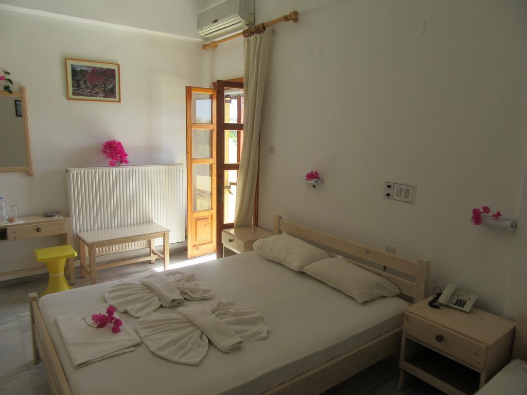 Knossos Hotel คาลามากิ ภายนอก รูปภาพ
