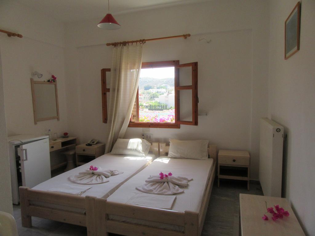Knossos Hotel คาลามากิ ภายนอก รูปภาพ