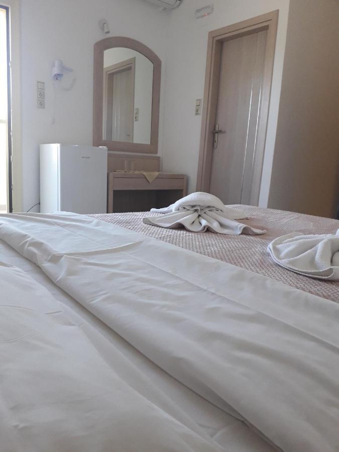 Knossos Hotel คาลามากิ ภายนอก รูปภาพ