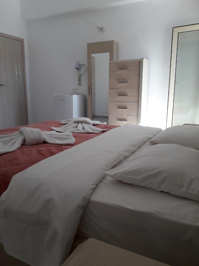 Knossos Hotel คาลามากิ ภายนอก รูปภาพ
