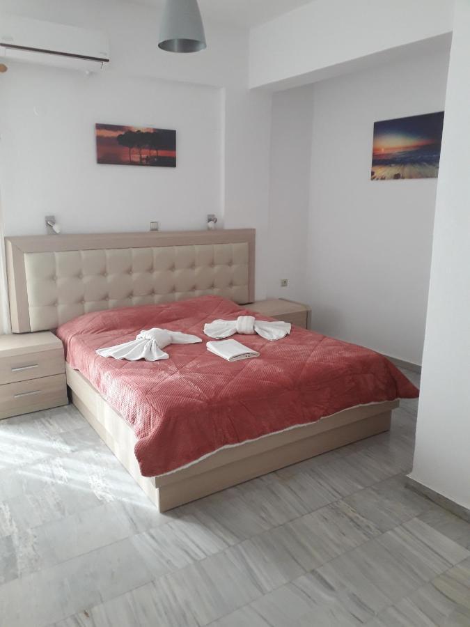 Knossos Hotel คาลามากิ ภายนอก รูปภาพ