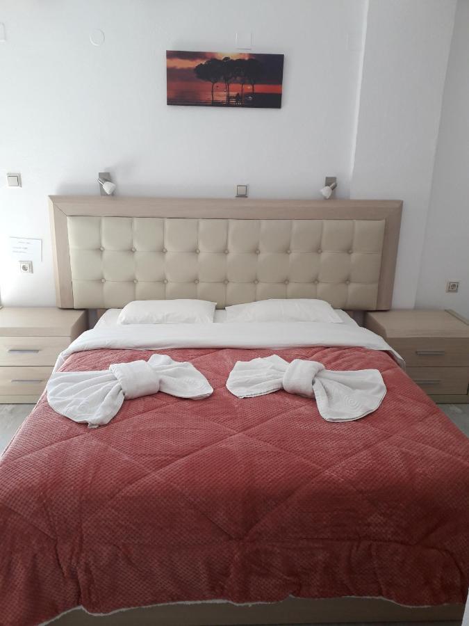 Knossos Hotel คาลามากิ ภายนอก รูปภาพ